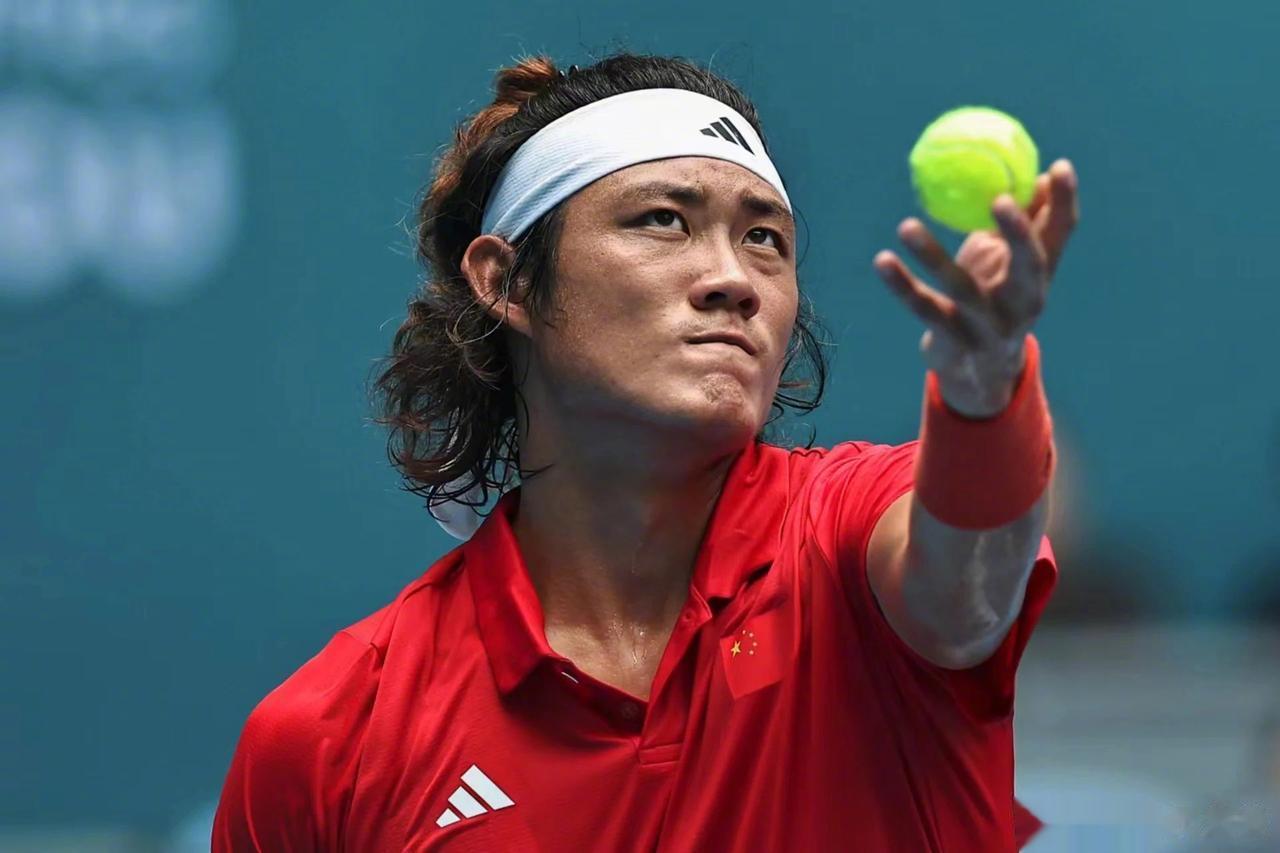 #郑钦文vs埃亚拉# 太艰难了，看得心惊肉跳。祝贺郑钦文率先闯入杭州亚运网球女单