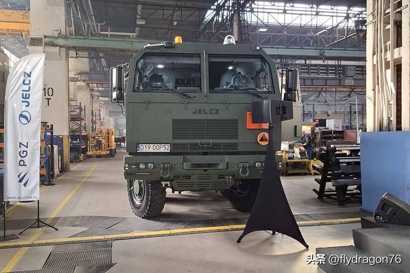 🇵🇱 波兰将投资超过1.9亿美元用于建设新的耶尔奇军用卡车工厂

波兰国防集