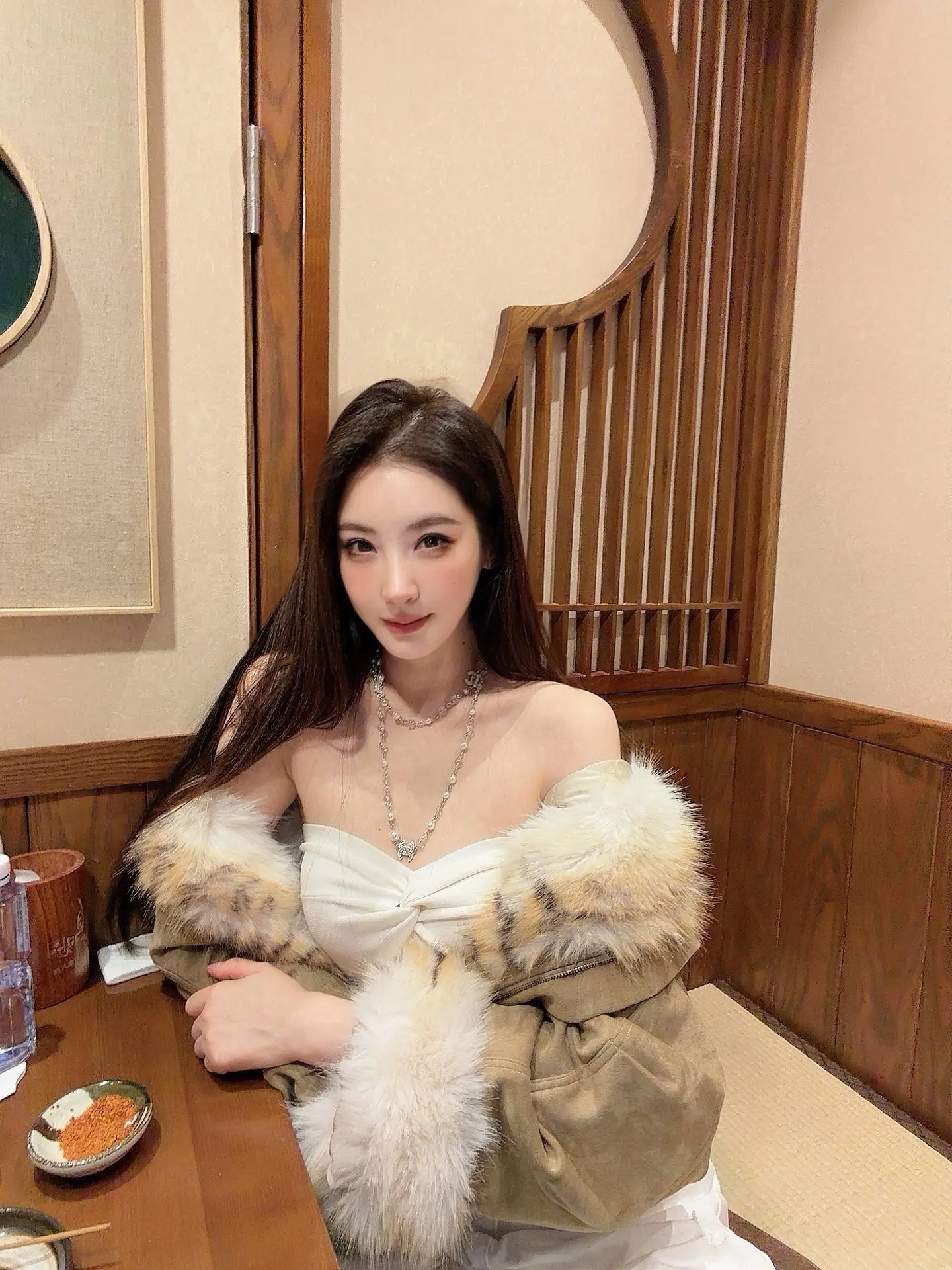 175女生ootd 温柔御姐 快拿出皮草拍照 第三视角ootd