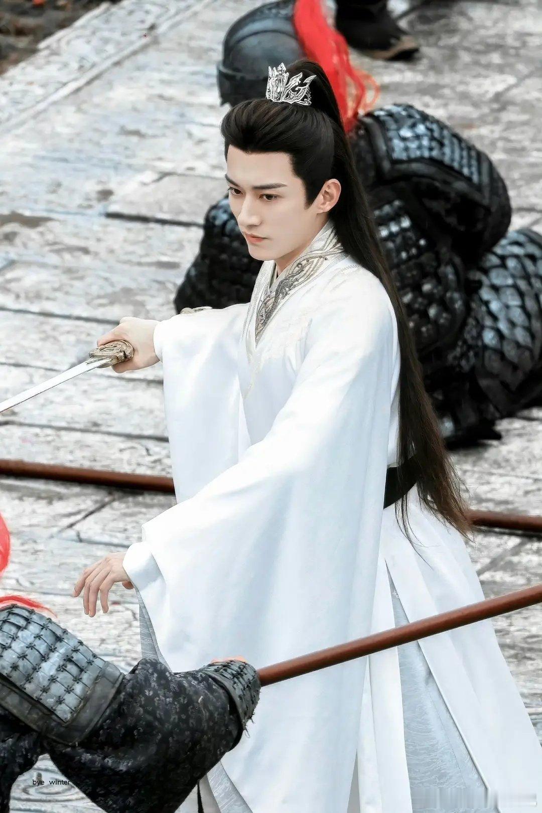 刘学义这颜值感觉演配角还可以，演主角就…… ​​​