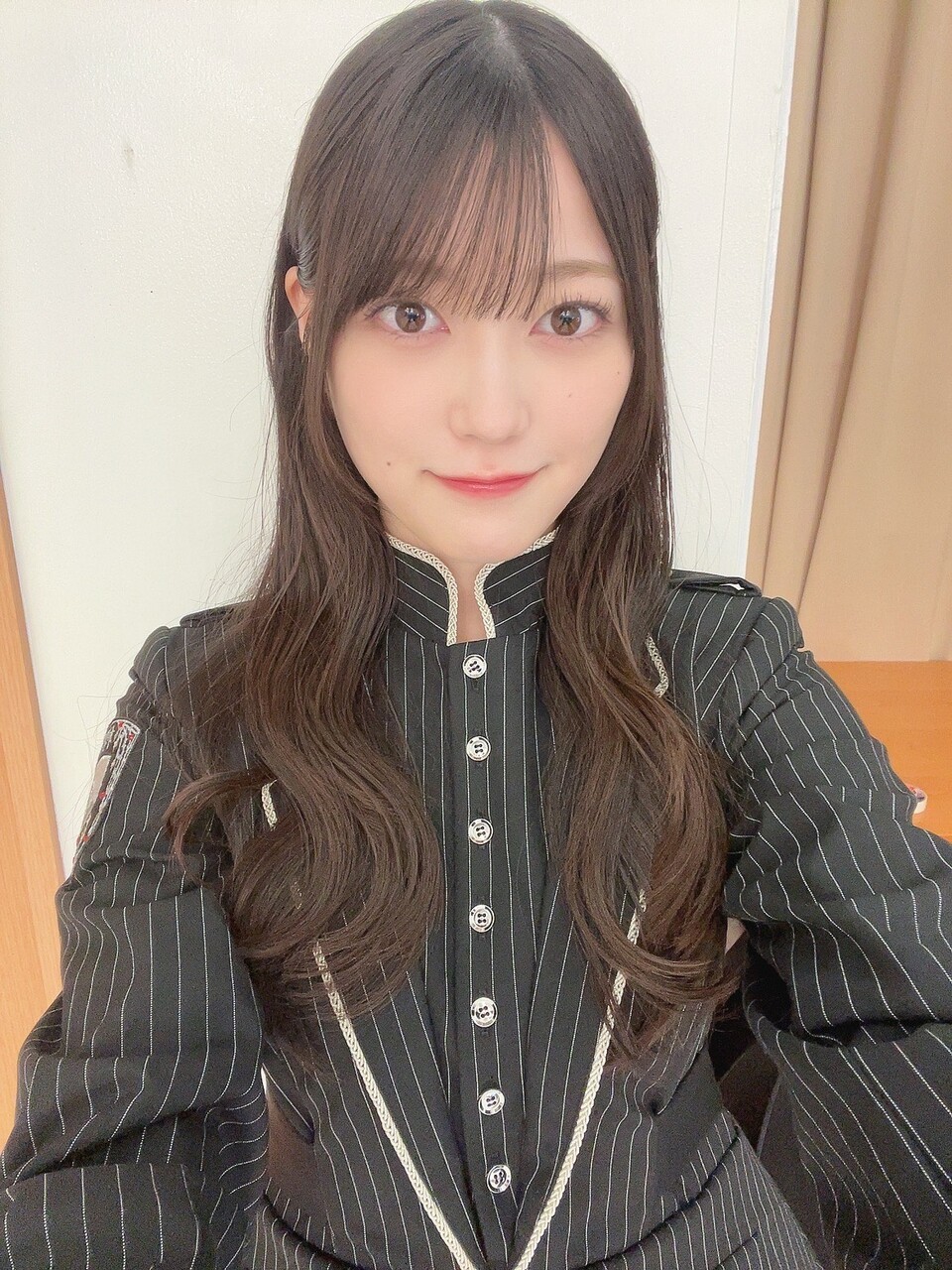 幸阪茉里乃「新制服のアー写が公開されました〜！」 ​​​