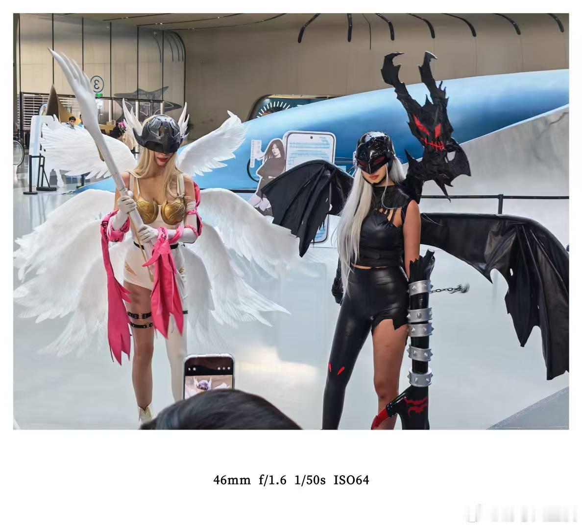 来看荣耀WIN系列发布会了，听说现场很顶，我没去，偷了几张别人拍的图，真好看