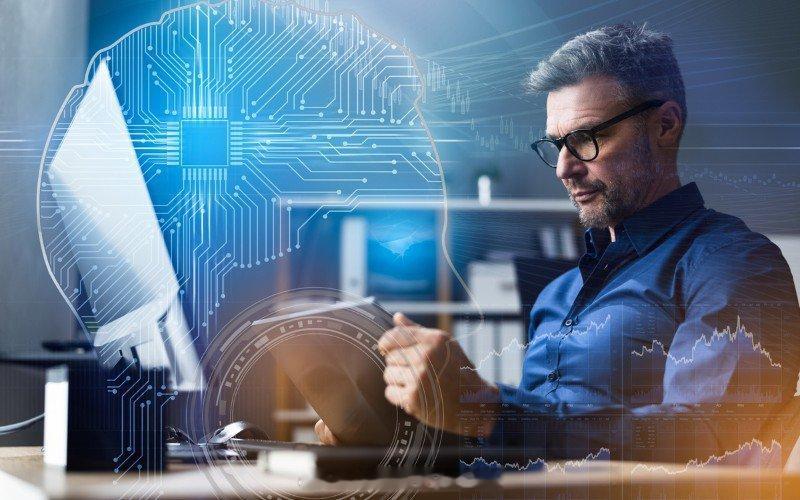 海外新鲜事 最受人工智能威胁的10种职业及其可被AI取代的比例：🔸口译员与翻译