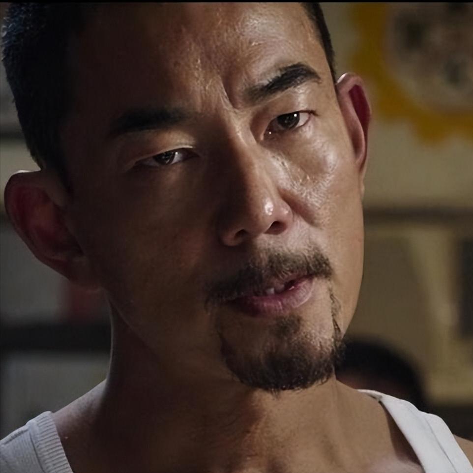 如题，任贤齐这个人的长相吧，可以说再普通不过，没有任何特点，单眼皮，中长脸，嘴角