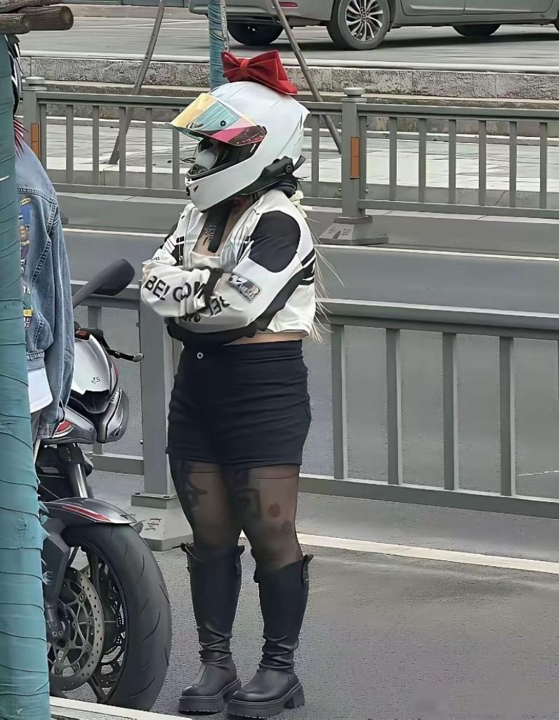 这跟我心目中的机车女孩不一样