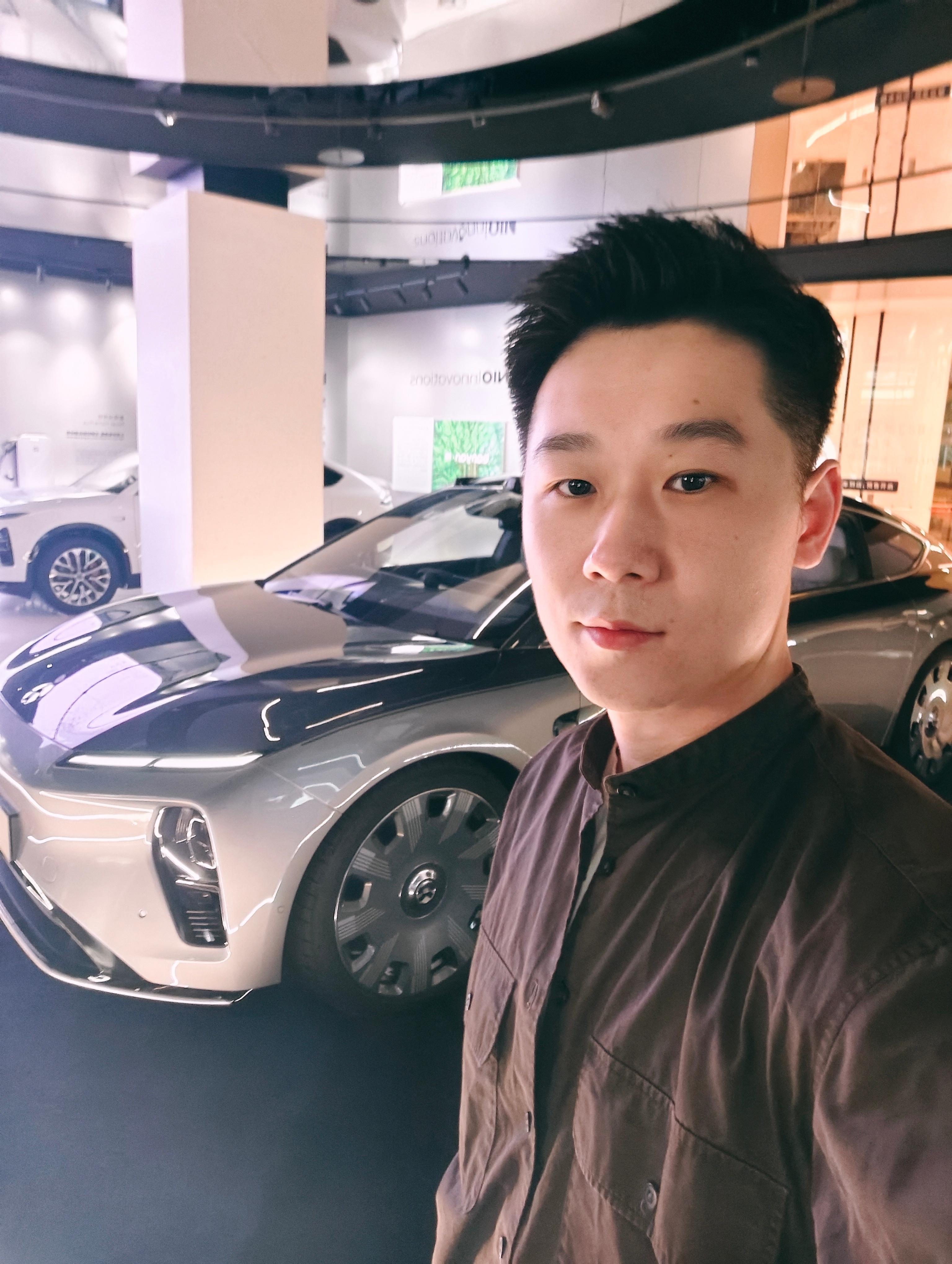 将头发梳成大人模样，穿上一身帅气衬衫，来看看蔚来et9地平线版本[doge][d