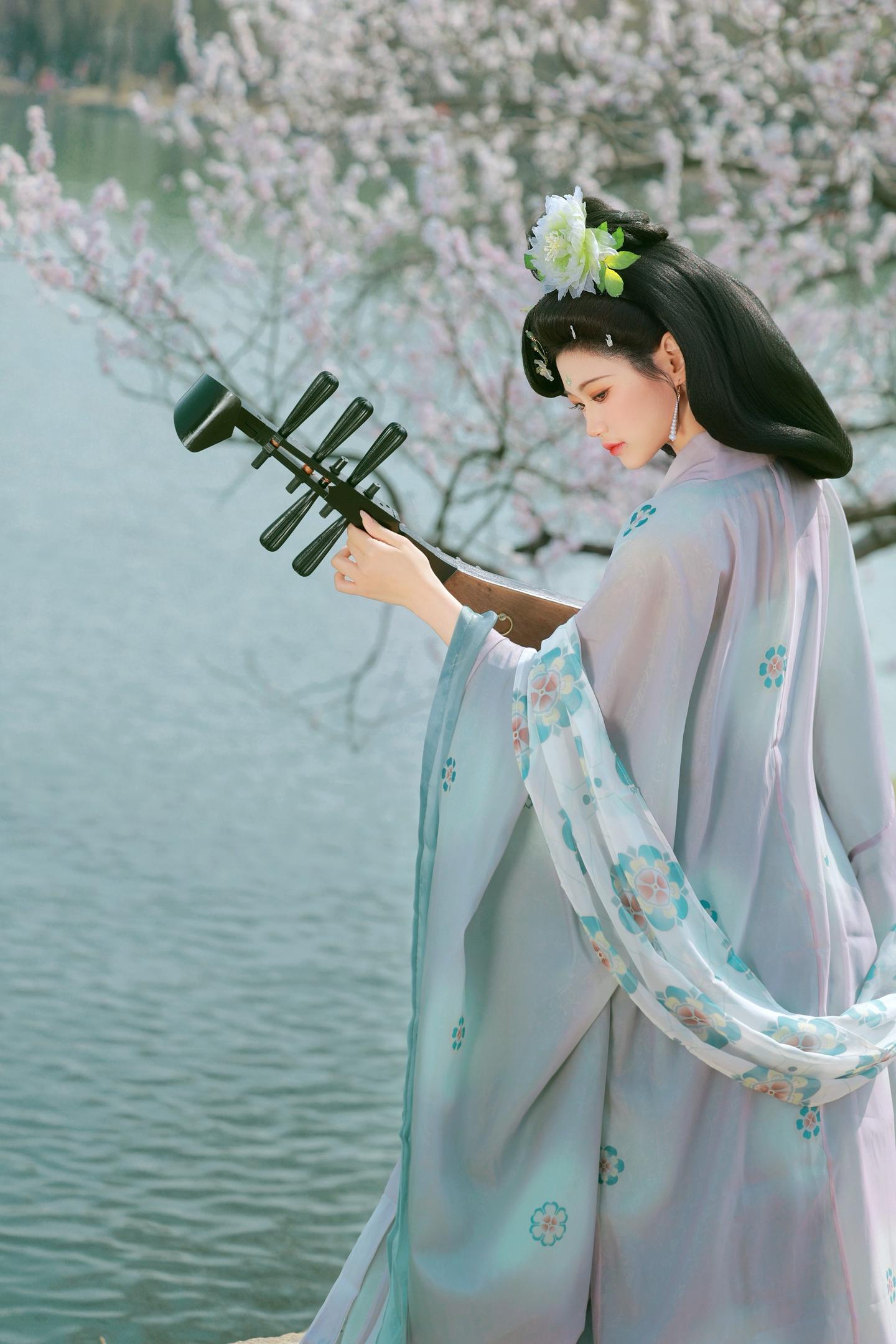 ‘感我此言良久立’