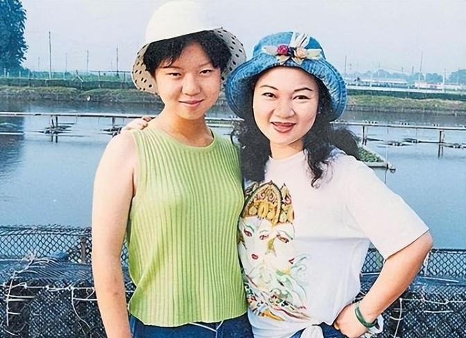 在1997年，白冰冰的17岁女儿白晓燕被绑架并残忍杀害，这起事件至今仍让人心痛。
