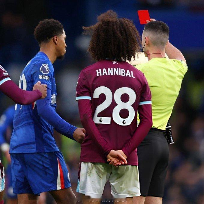 福法纳在对阵伯恩利的比赛中被罚下场，这意味着这位法国球员将在3月1日切尔西客场挑