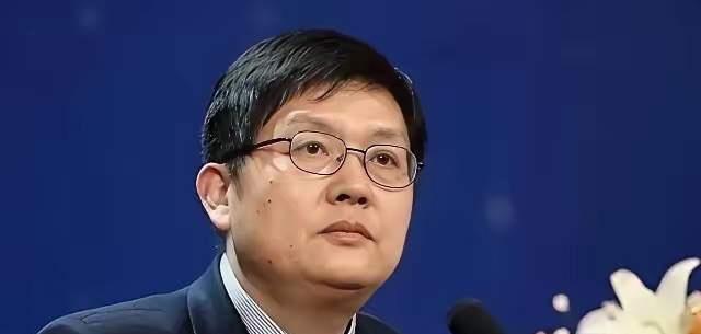 中方曾呼吁谨慎前往日本，然而复旦大学的冯玮却高调推荐中国学生去日本，并把这种与中