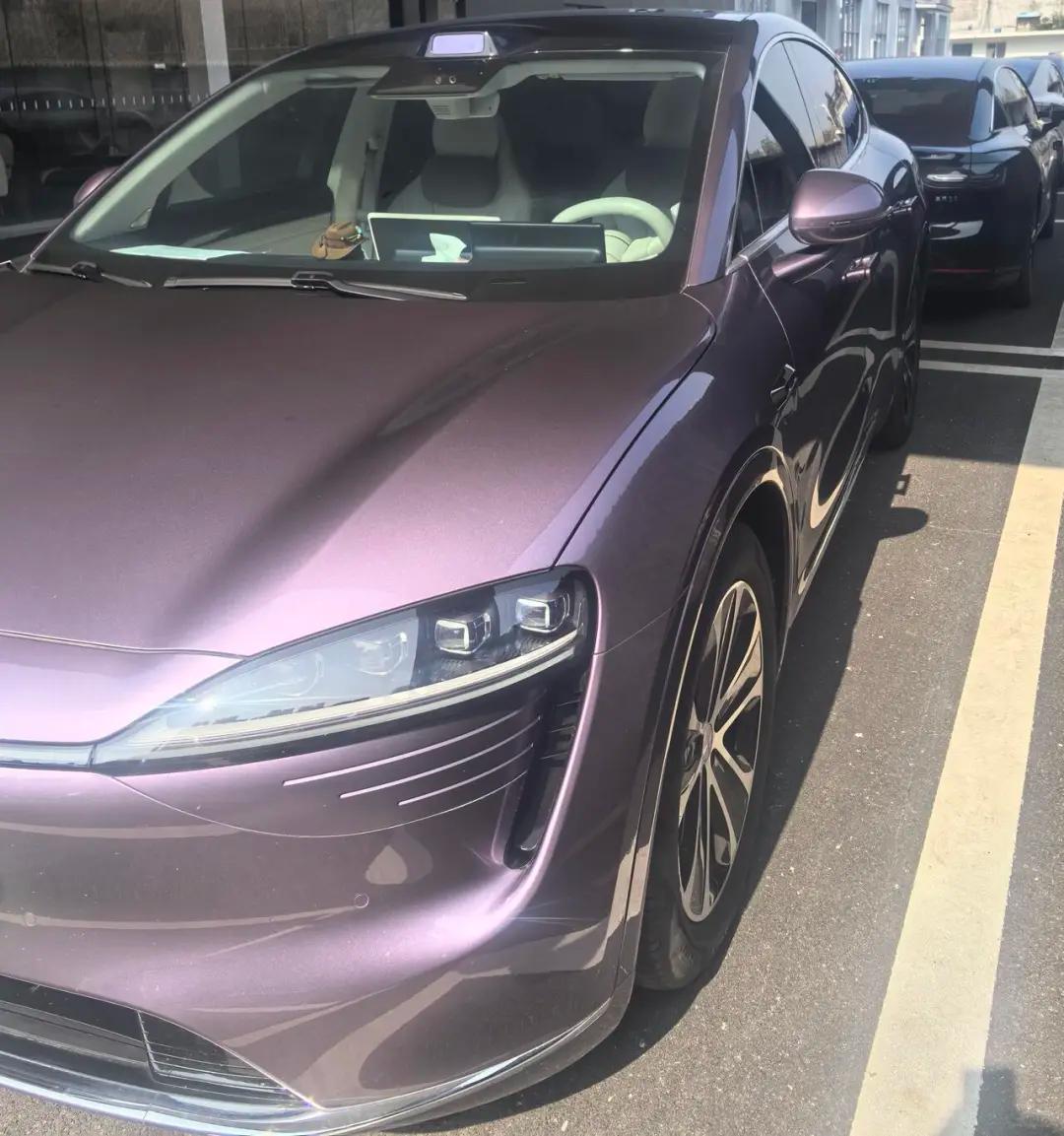 向善同行，鸿蒙智行重塑车圈文明价值坐标
鸿蒙智行车主宣传片中的画面，平实却充满力