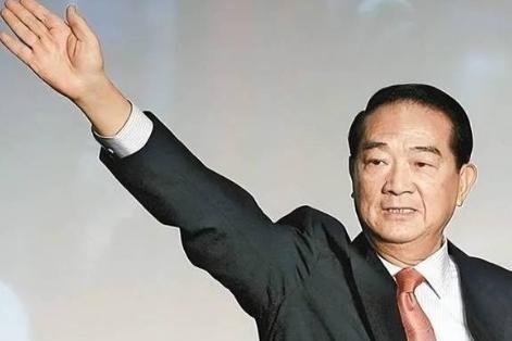 1683年，清朝的康熙皇帝做出了一项决定，彻底改变了台湾的命运。为了彻底收复台湾