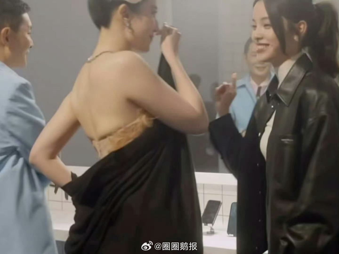 刘亦菲欧阳娜娜旧照！！刘亦菲欧阳娜娜热聊刘亦菲欧阳娜娜旧照 ​ ​​​
