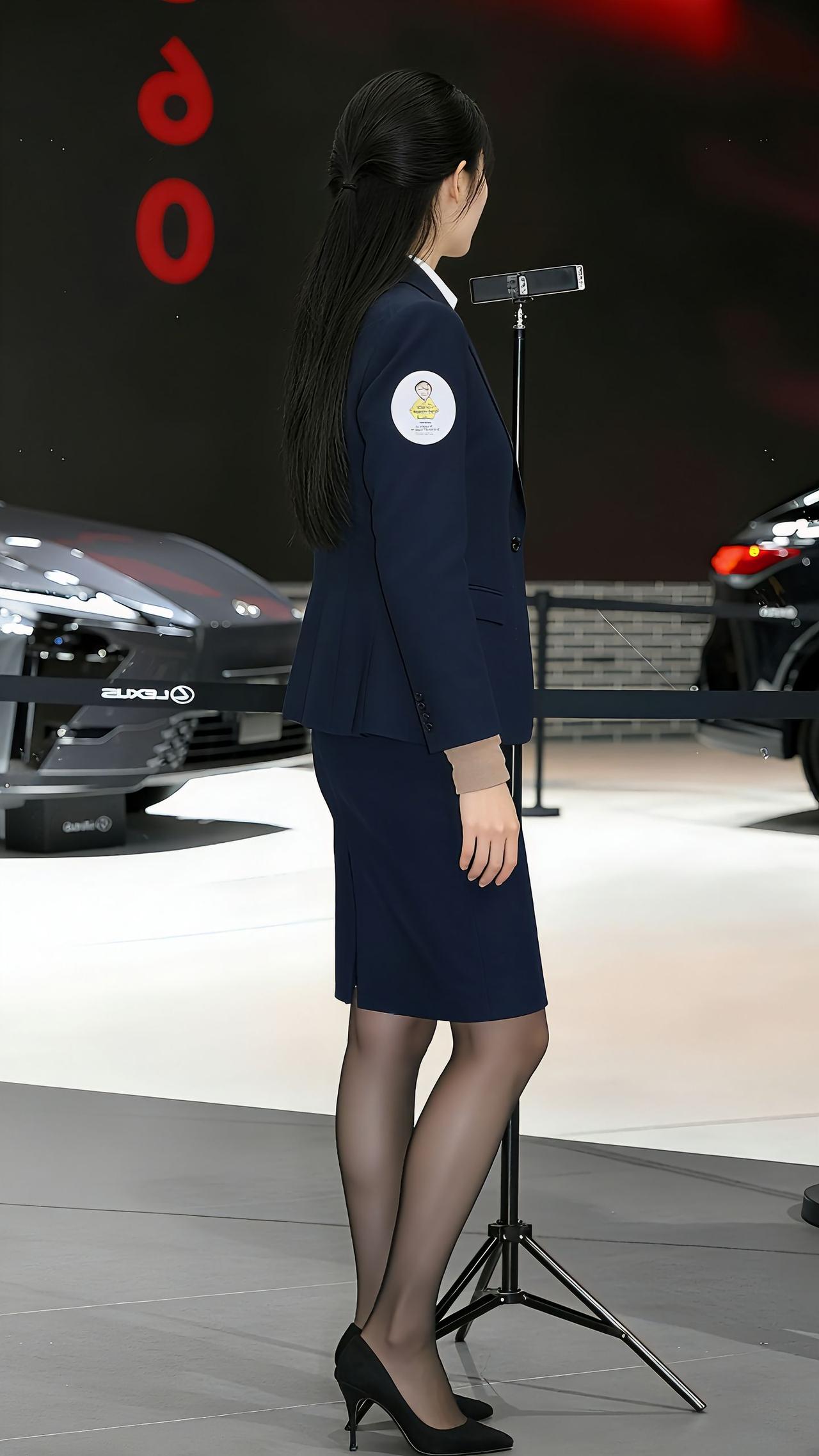 时尚车模秀，优雅气质展风采