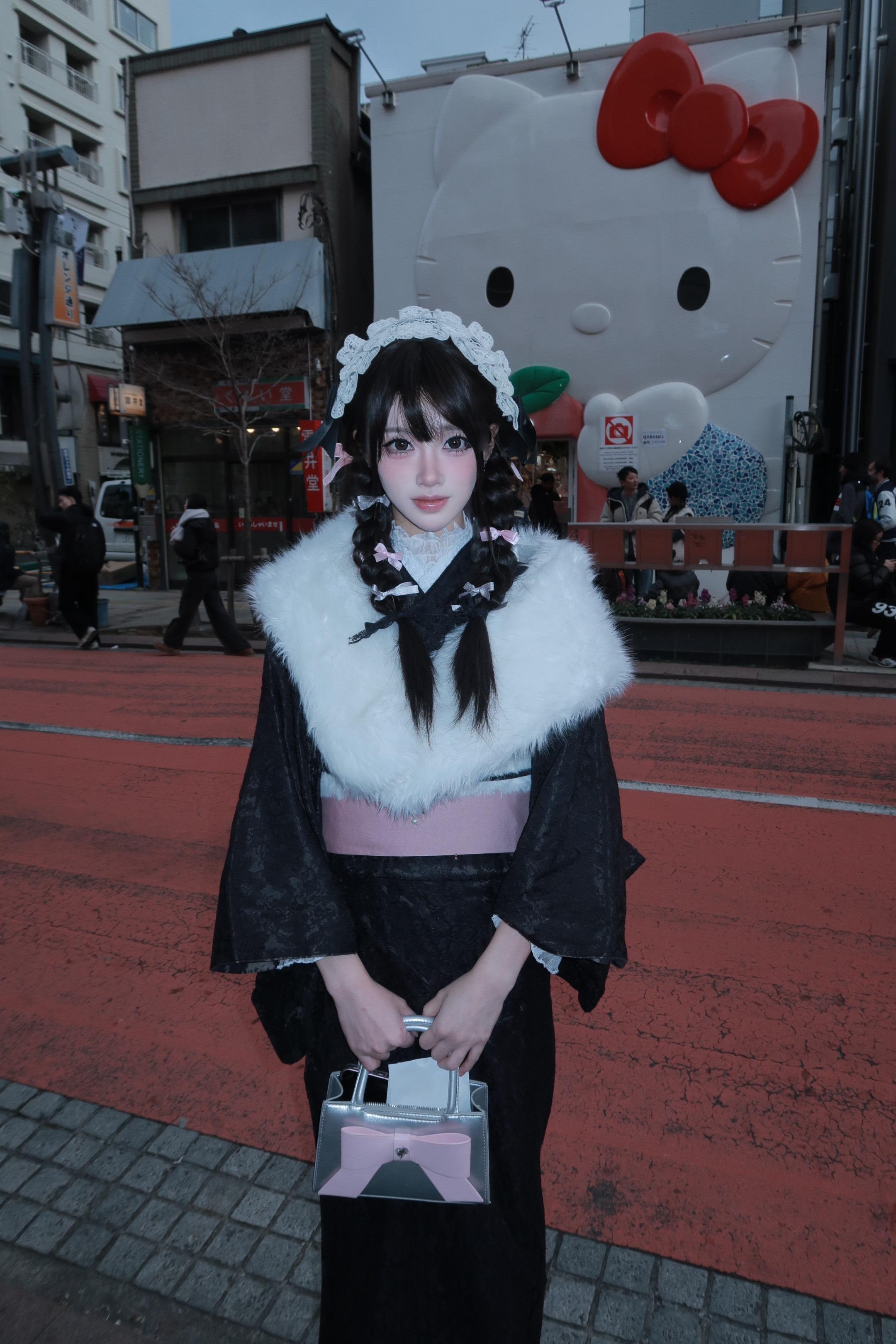 一想到和你分开就算拨开人群我也想去见你