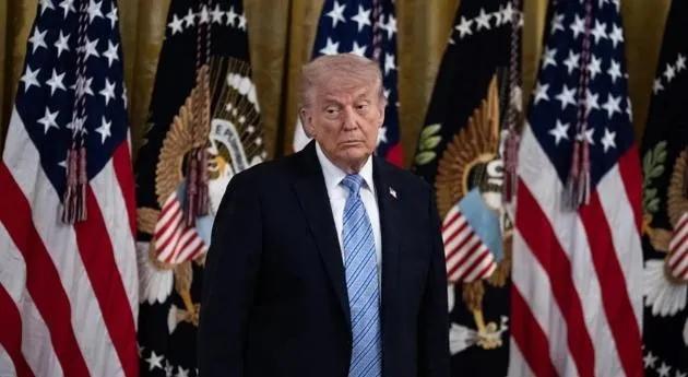 特朗普曾再次通告全球：台湾问题是中国自己的问题，美国尊重中国的任何一个举动，中国