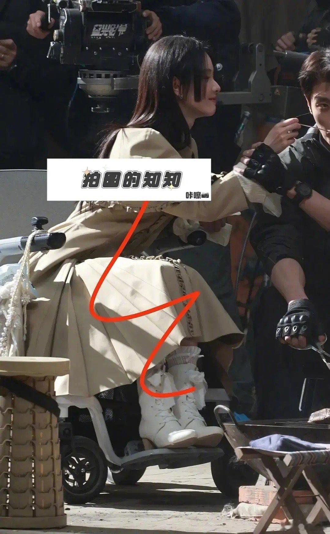 今天有没有变成玩偶呢陈都灵陈靖可有没有CP感～ 