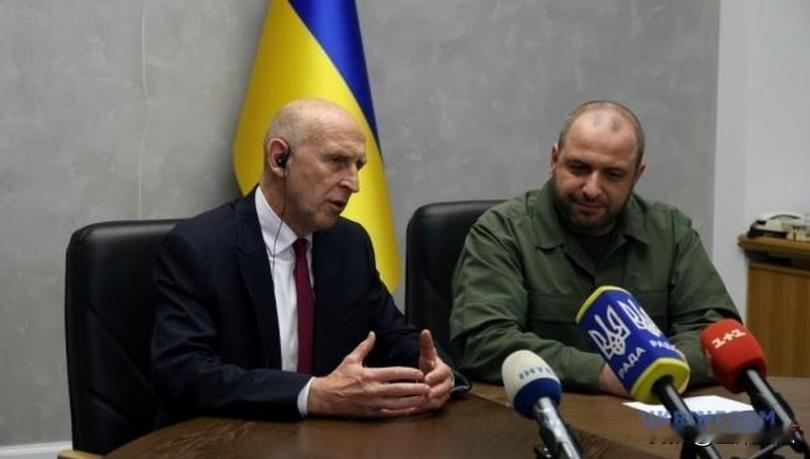 乌军技术周期只有2个月。英国国防部长约翰·希利无奈的说，乌军在前线的新技术生命周