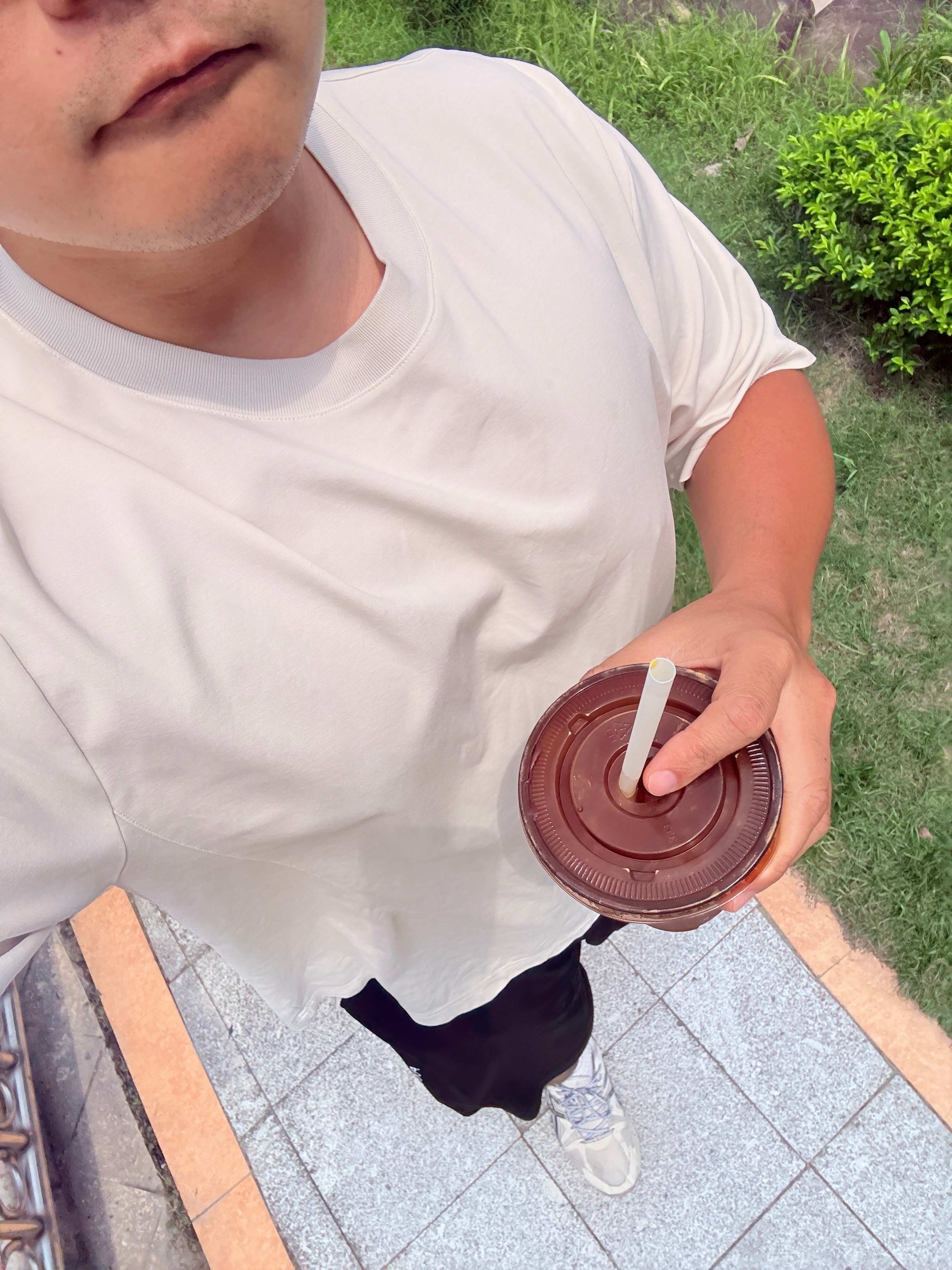 周一有点猛，睡醒后还是很困，需要一杯咖啡加持一下，虽然咖啡的作用不大！[哈哈][