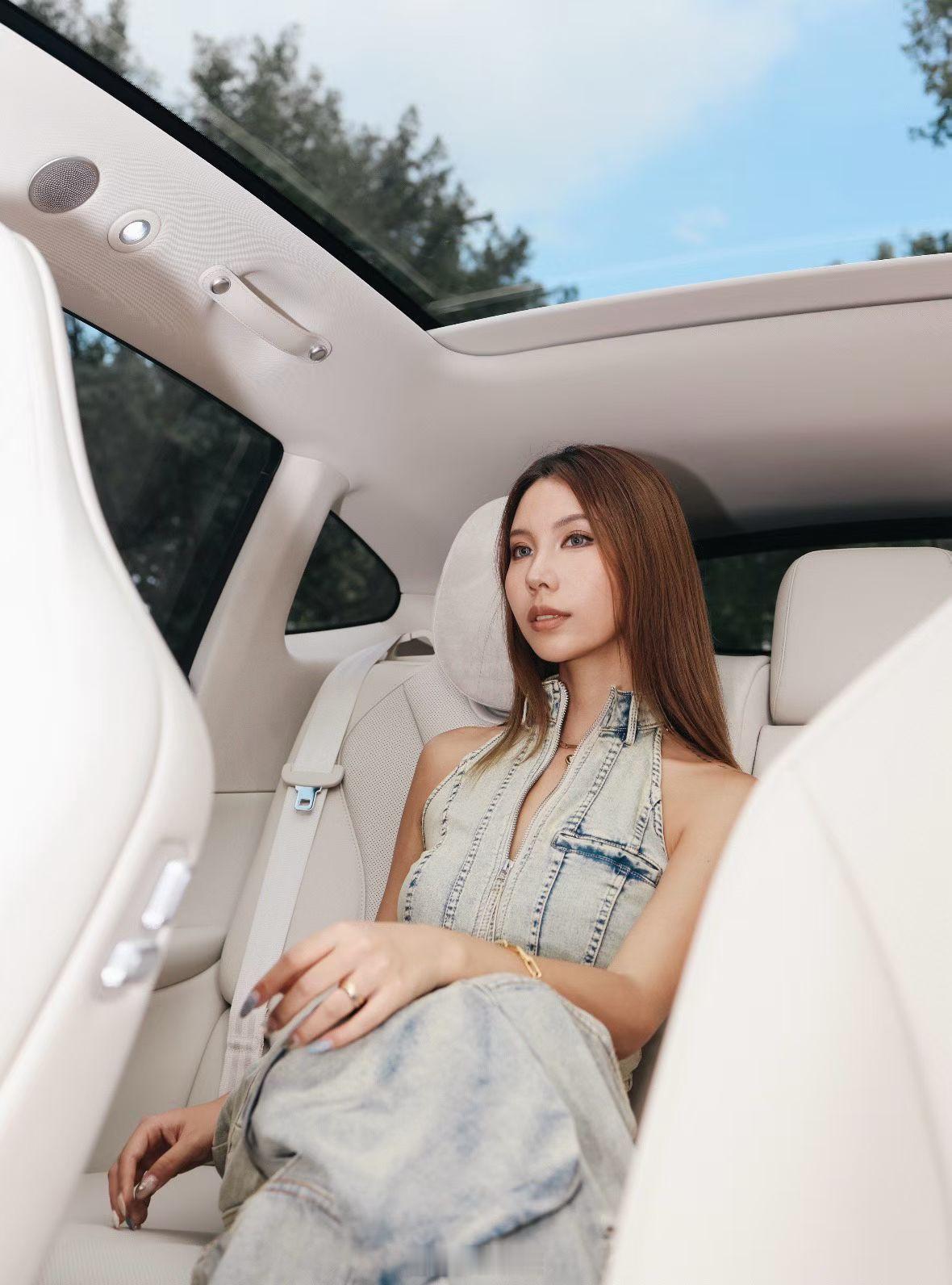 同等价位小米Yu7和智界R7该怎么选？小米 YU7 适合小米生态用户、科技尝鲜者