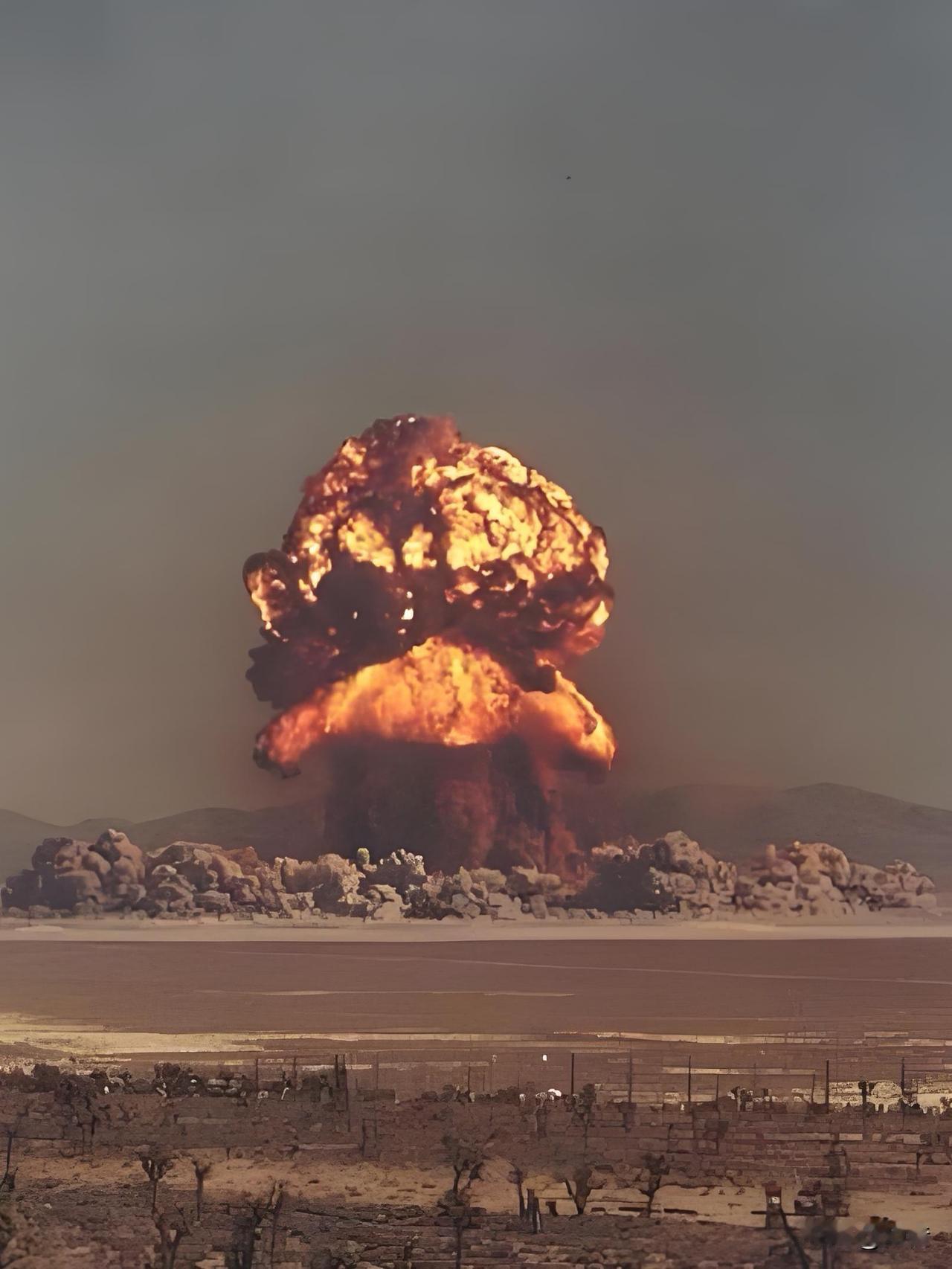 有很强烈的预感！

外媒曝光日本的七艘准航母，绝对是他们故意的，但是其中有三个核