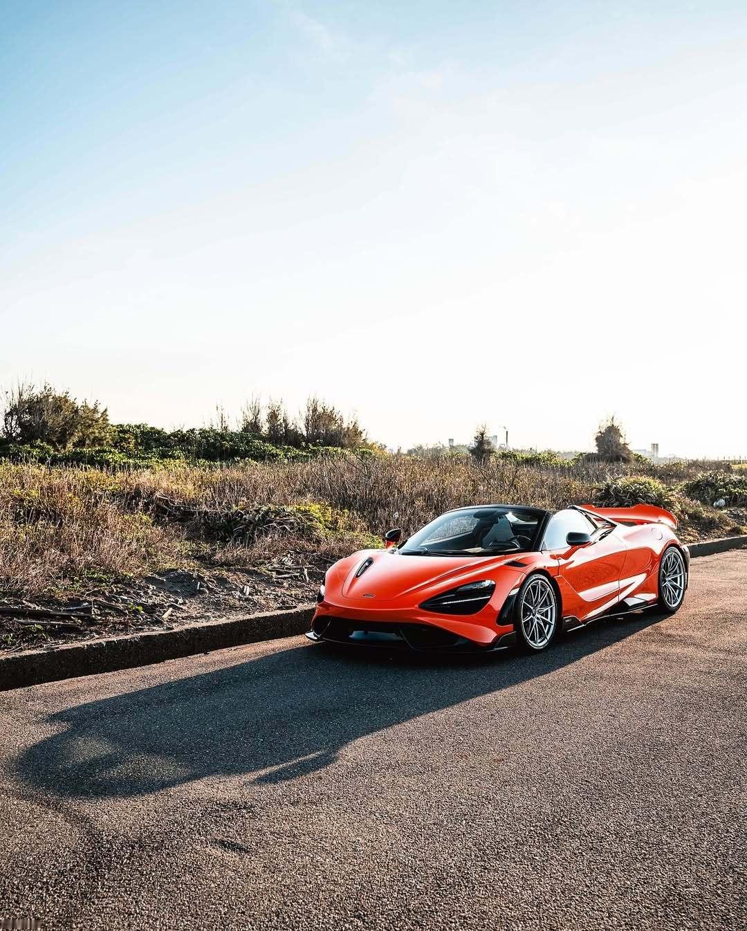 McLaren 765LT Spider Helios Orange ​​​