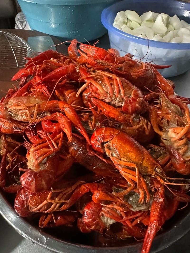 打扫龙虾有啥又快又弄的干净好方法马上下锅了 今天晚上干 🦞 