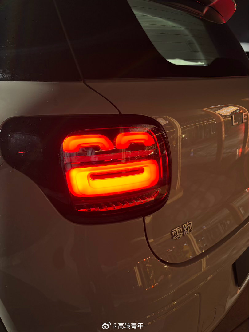 零跑A10上市，感觉智驾在这种小尺寸车上更灵光了，另外就是表情好Q哈哈哈哈 零跑