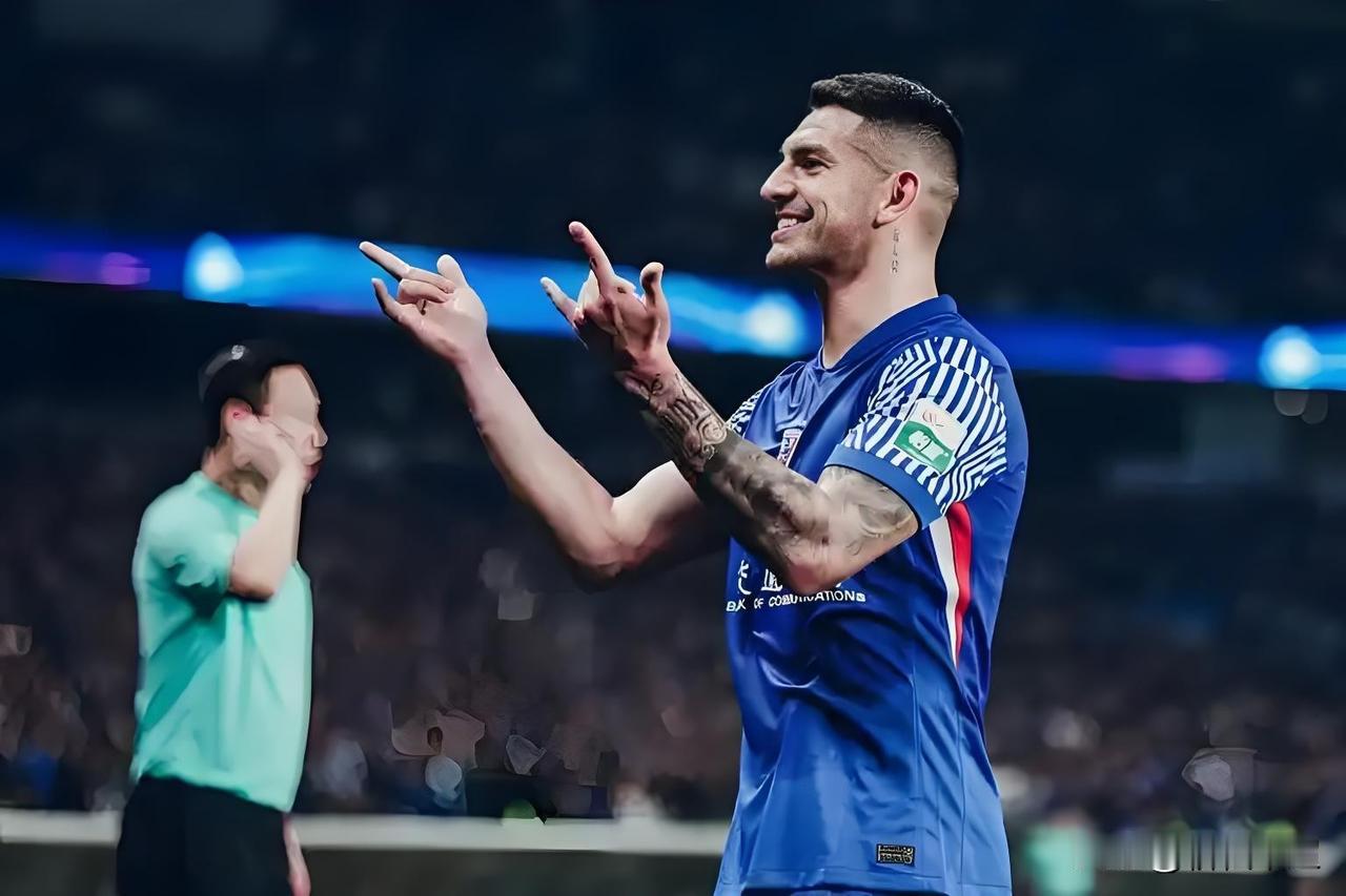 由米内罗和阿苏埃组成的申花队进攻组合，下赛季能不能很好的撑起球队进球大任是一个很