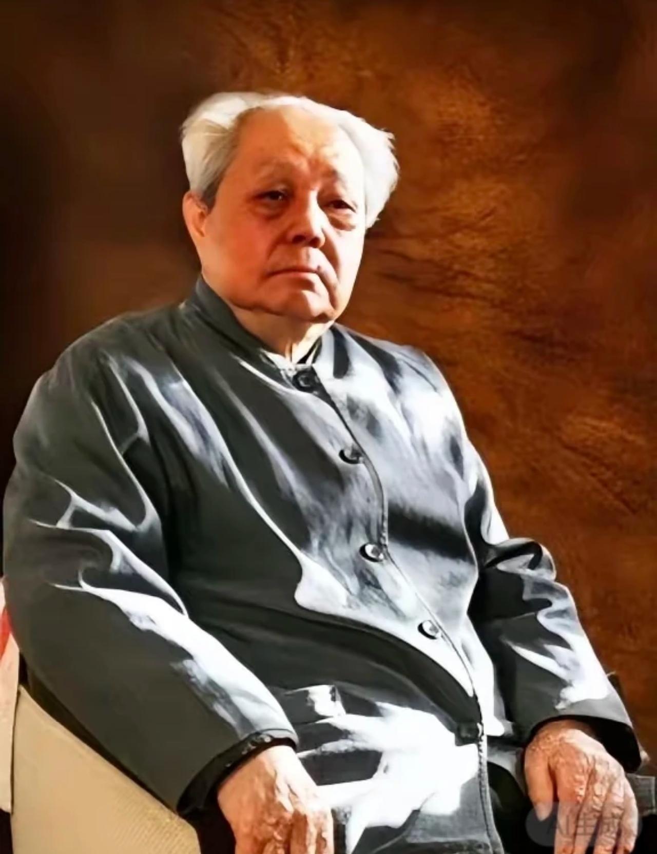 今天南博的事，貌似从冯其庸的自传里能找出一些蛛丝马迹！
 
冯其庸曾在自传里证实