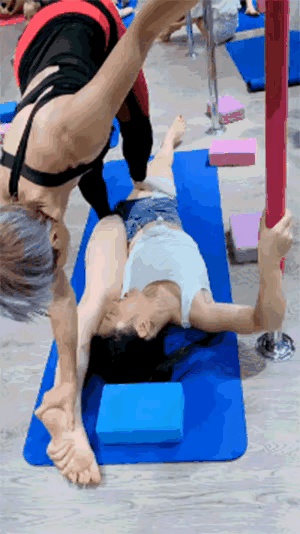 做人为什么要这么痛苦，为什么呀？