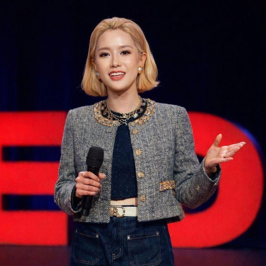 孙宇晨前女友曾颖这人，挺有意思的。

你说她厉害吧，早稻田毕业，二十多岁就上福布