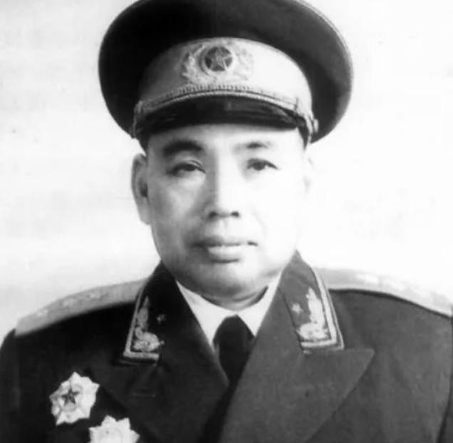 1938年，许世友找刘伯承报到，刘伯承给他安排了一个副旅长的职务，曾当过军长的许