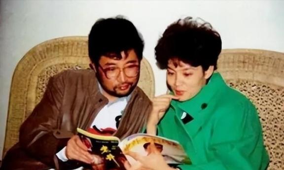 1979年，刚结婚1年的潘虹，出轨了导演杨延晋。杨延晋的妻子洪融可不是省油的灯，