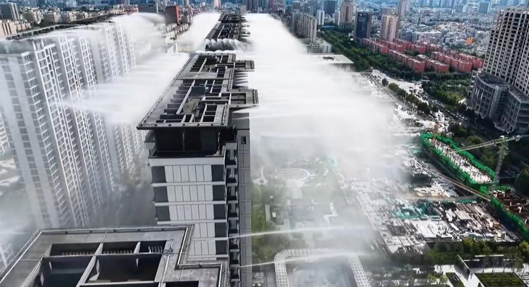 当欧洲还在为能不能装空调吵的面红耳赤的时候，中国住宅区已经开始 “屋顶人工降雨”