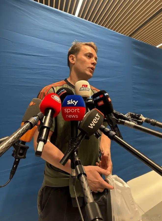 是否可能回德国参加世界杯？诺伊尔：关于这事说了很多次了，你不是要德国队证明自己了