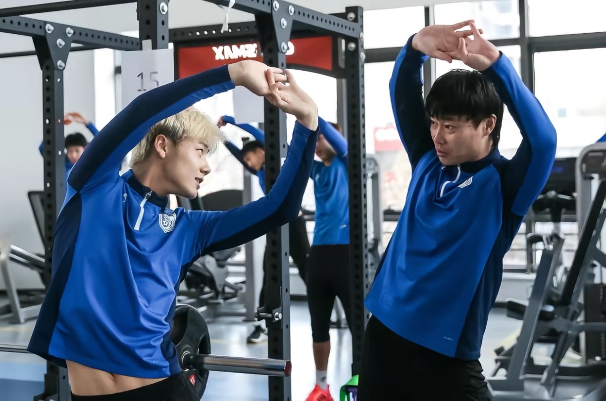 额呃呃呃这个腰 猫味精还是好男孩吗 