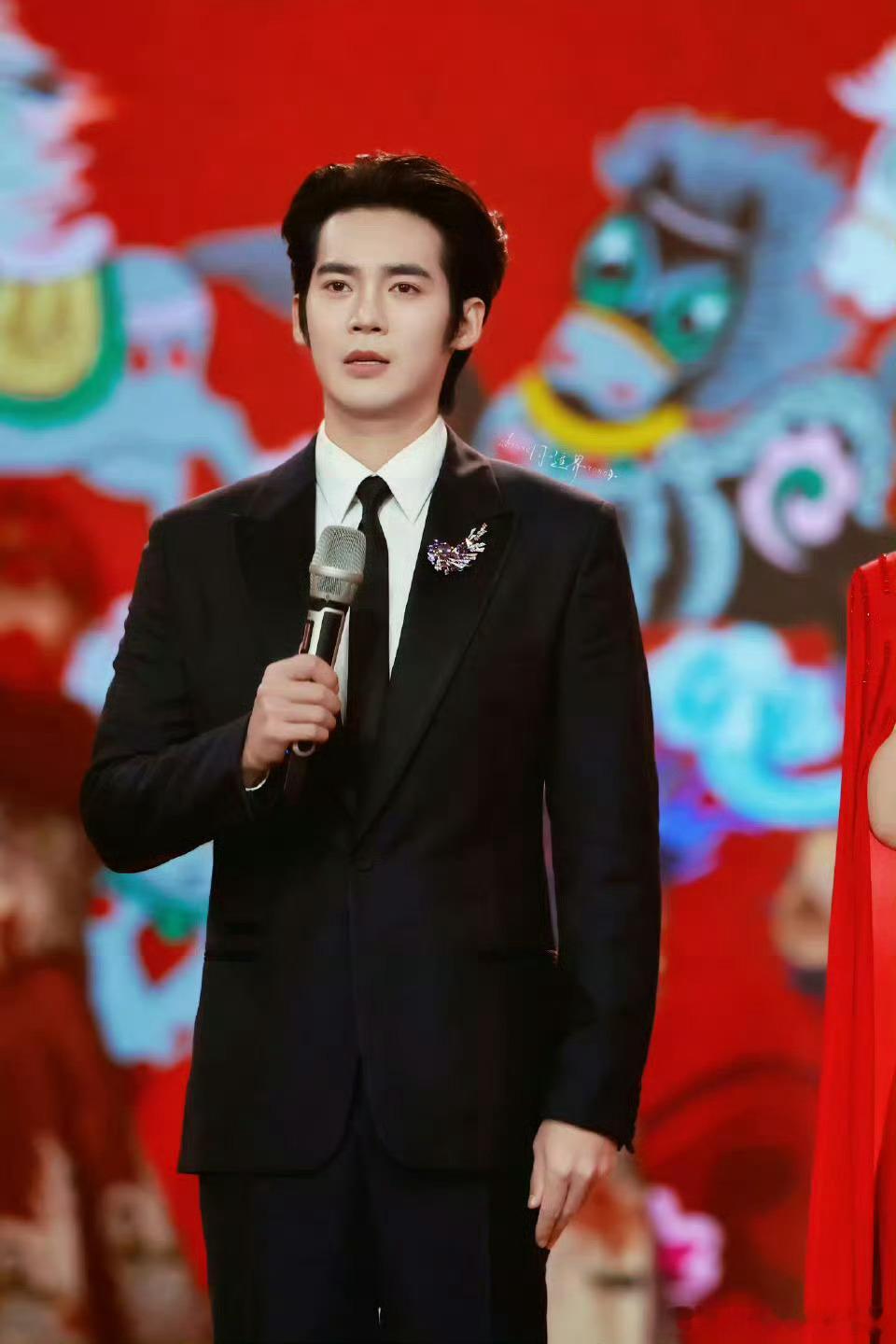 百花迎春晚会录制，来康康你Pick谁的状态？易烊千玺 于适 龚俊 刘浩存 陈都灵