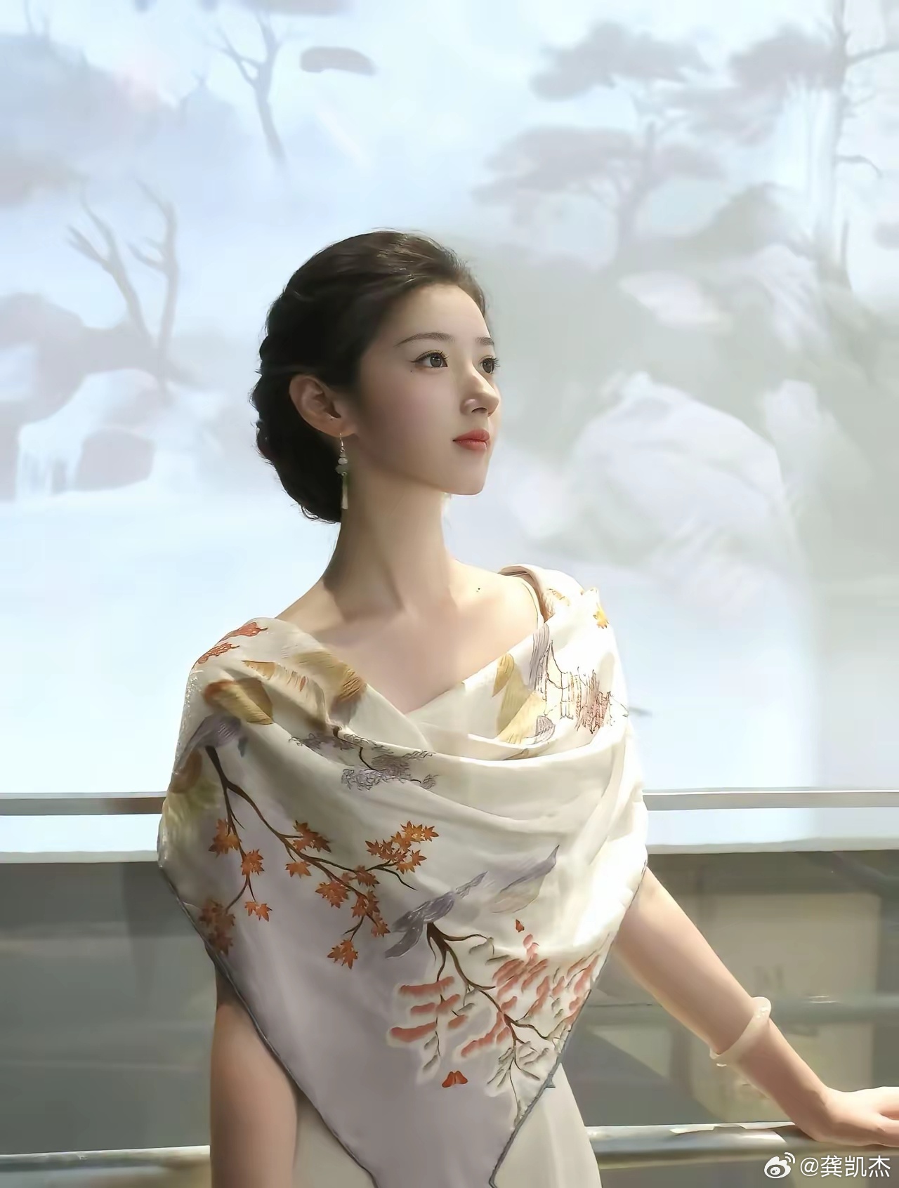 谁在拼命砸盘大盘指数？又破4000点了。 ​​​