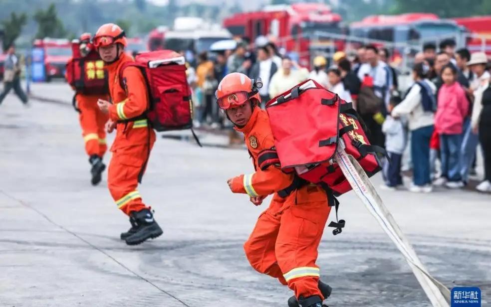 贵阳 · 防灾减灾应急演练🔥5月10日贵阳防灾减灾应急演练现场！  消防员们硬