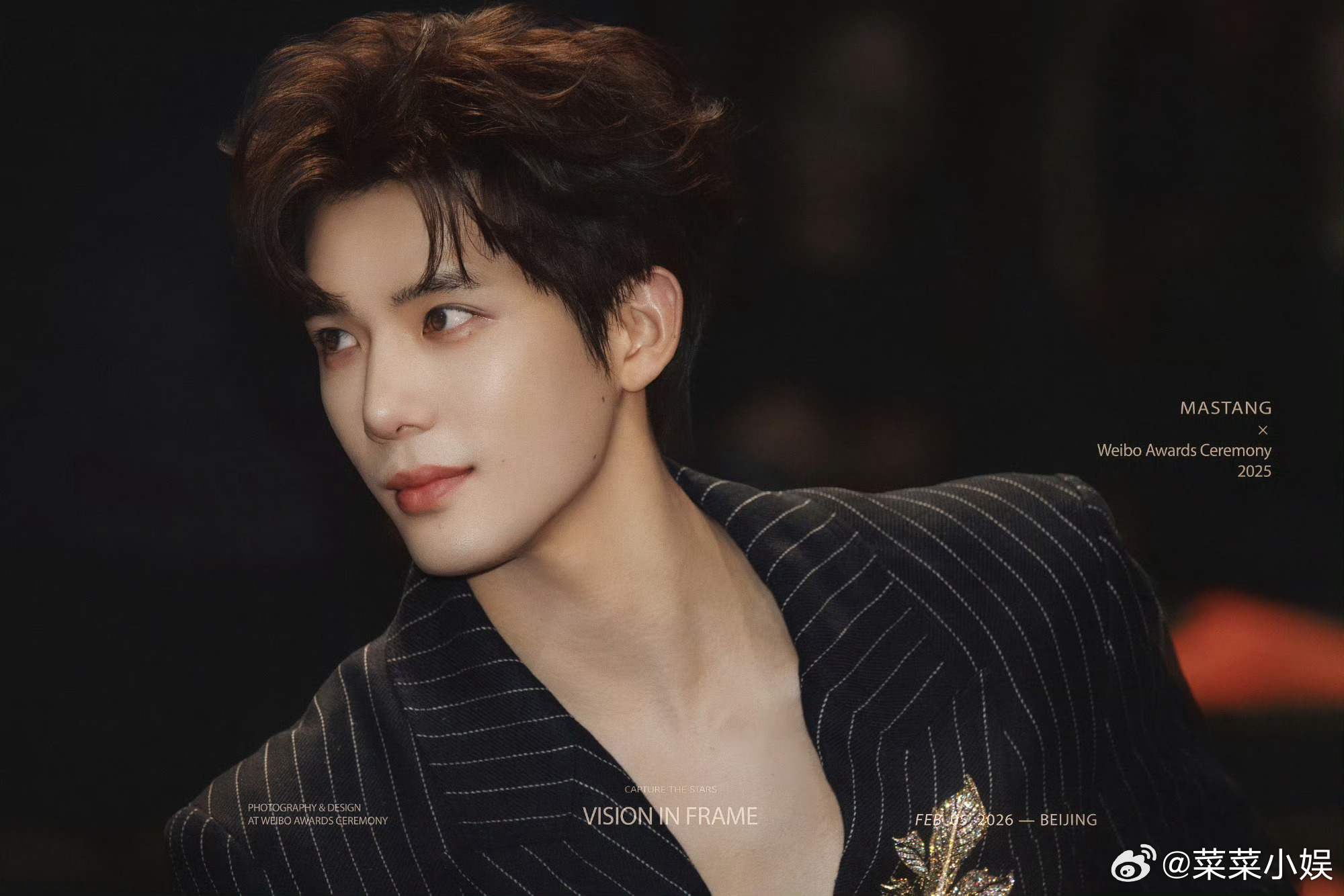 王安宇 站姐团建出图王安宇站姐团建出图 帅到失语！183cm挺拔身形，宽肩窄腰天