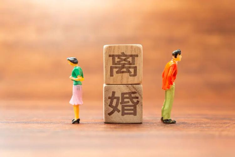 是否后悔离婚这事儿，还真挺复杂。有调查显示超一半夫妻离婚后会后悔，可见大家都挺挣
