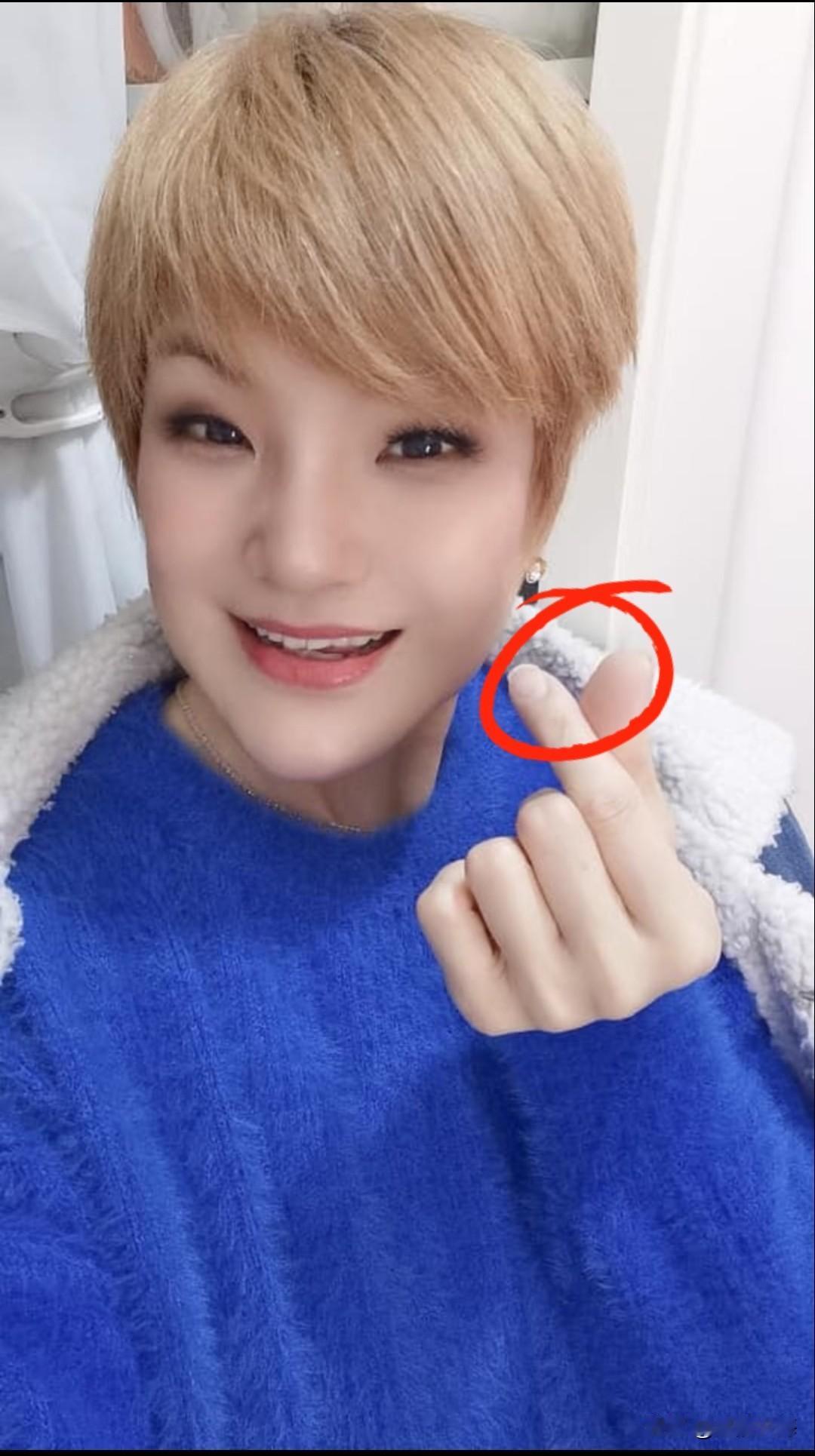 马蹄露说：守规矩的人，总是最委屈的。
马蹄露说：这个世道，犯错的人总是最受宠的。