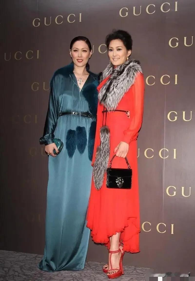 孟广美女神风采依旧，身材依旧保持得如此之好。岁月不饶人，但女神的魅力无人能敌。继