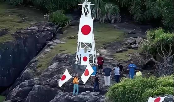 钓鱼岛不必拆灯塔！中国这招更绝，日本只能干瞪眼，太解气了！
 
麻烦看官老爷们右