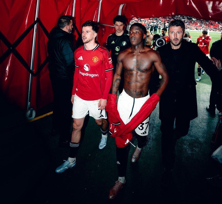 卡里克表示：

“科比·梅努与卡塞米罗的搭档表现非常出色。他们为球队打下了真正的