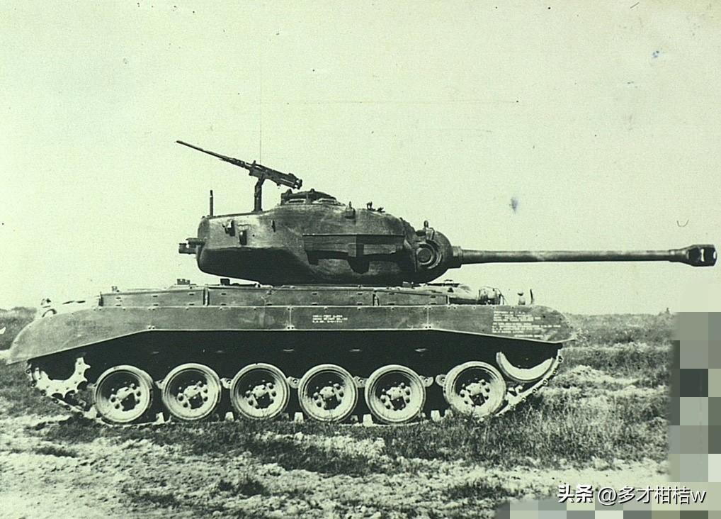 苏联通过租借法案获得的麻辆T-26是1942年中期下单，1945年4月16日收到