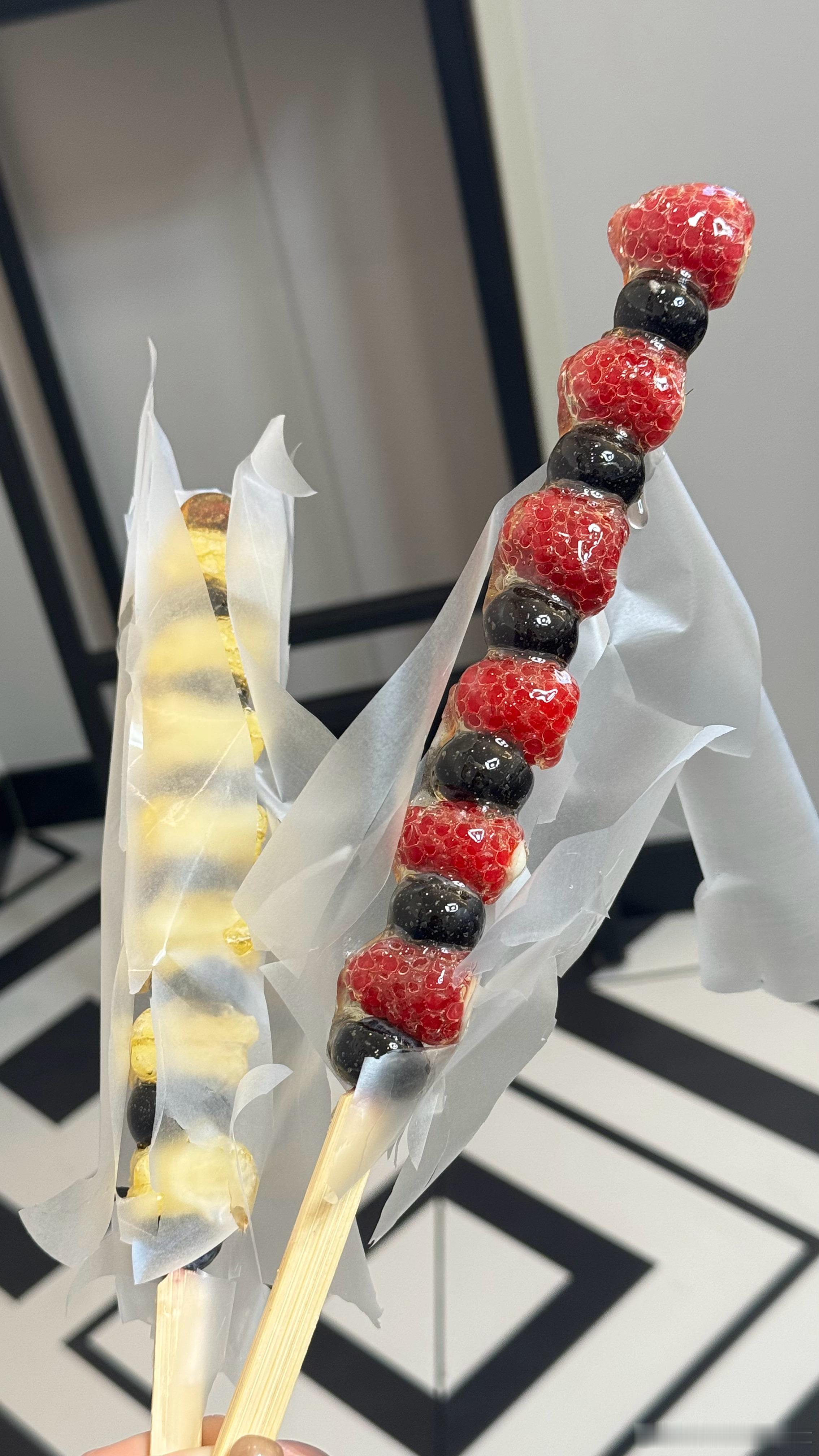 今天吃两根儿华丽冰糖葫芦