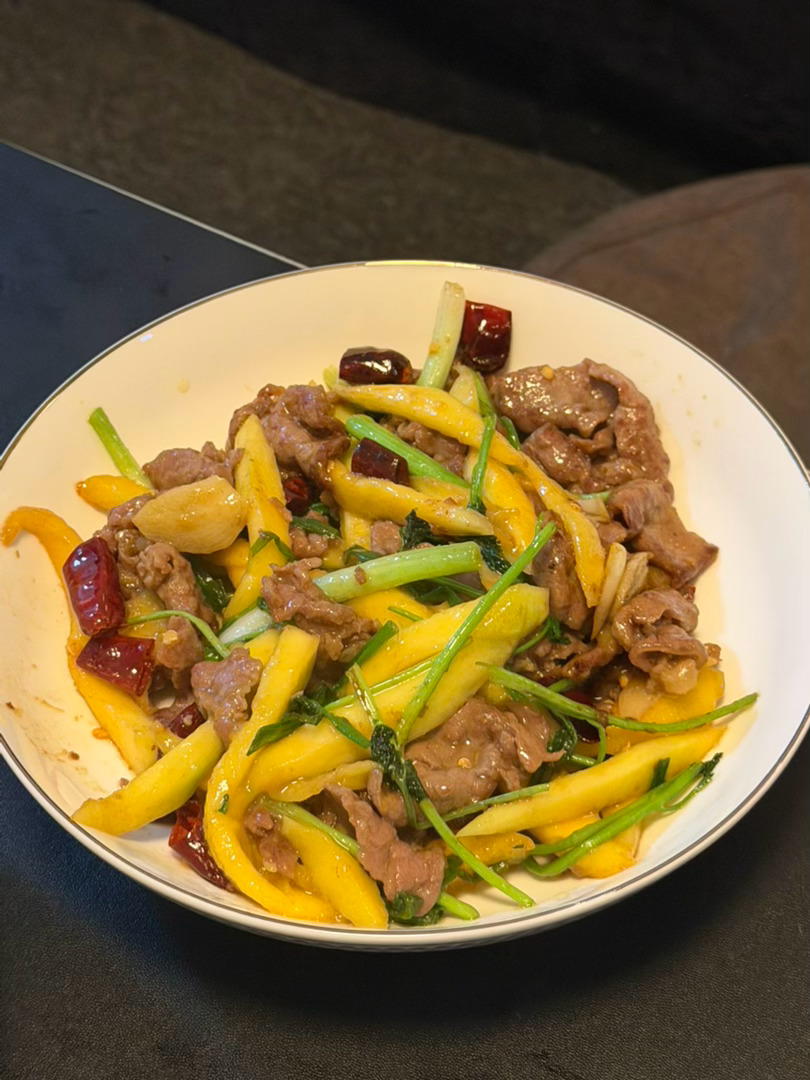 那个人做的芒果炒牛肉，哈哈 