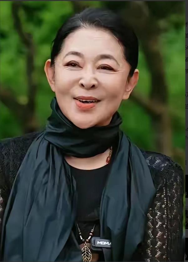 72岁的王文澜拄着拐杖，在老四合院里守来了1米97的儿子。当年那场婚变，世人只看
